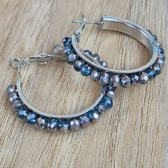 💜Premier "Seaside" Teal & Gray Beaded Hoop Earrings - Picture 1 of 8